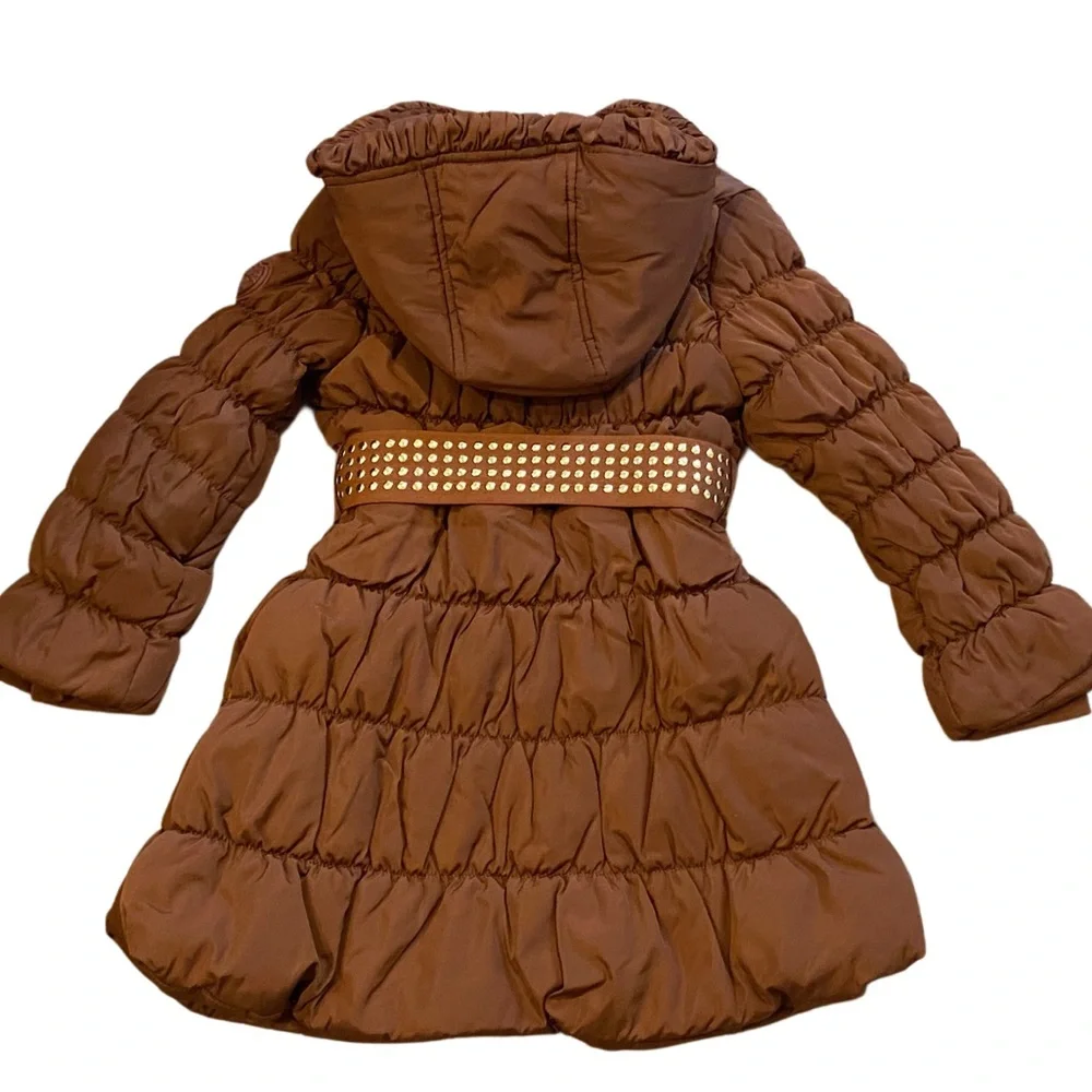 Le Chic‎ Boutique Girls Brown Puffer Jacket with Hood, Belt, Fitted Waist 5/6